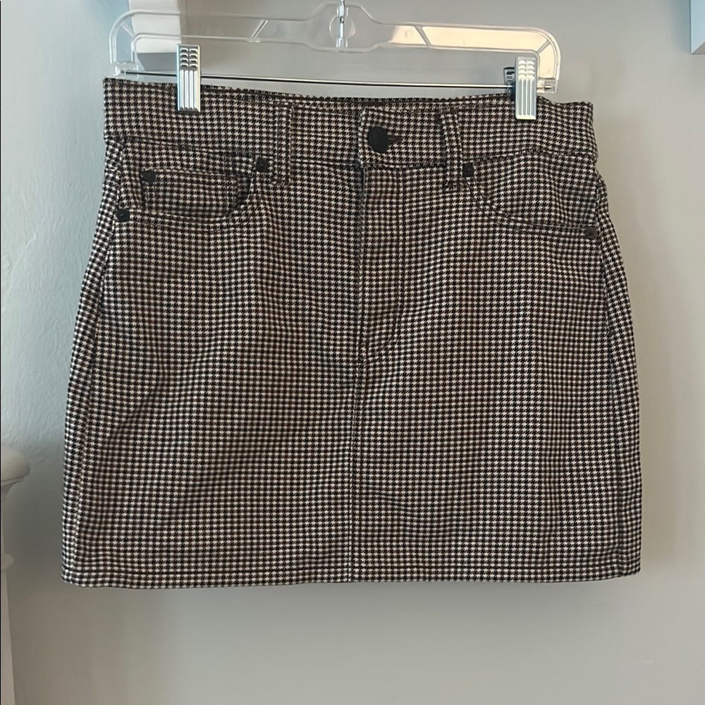 American Eagle classice Black and White Houndstooth Skirt